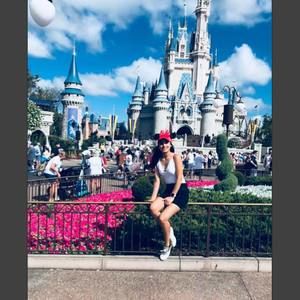 Meet your Posher, Adriana